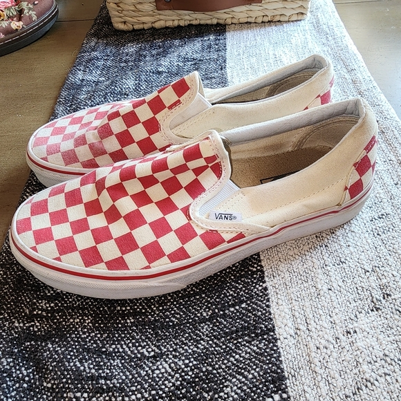 Red checkered VANS Slip On Sz 8 Womens - Picture 1 of 9